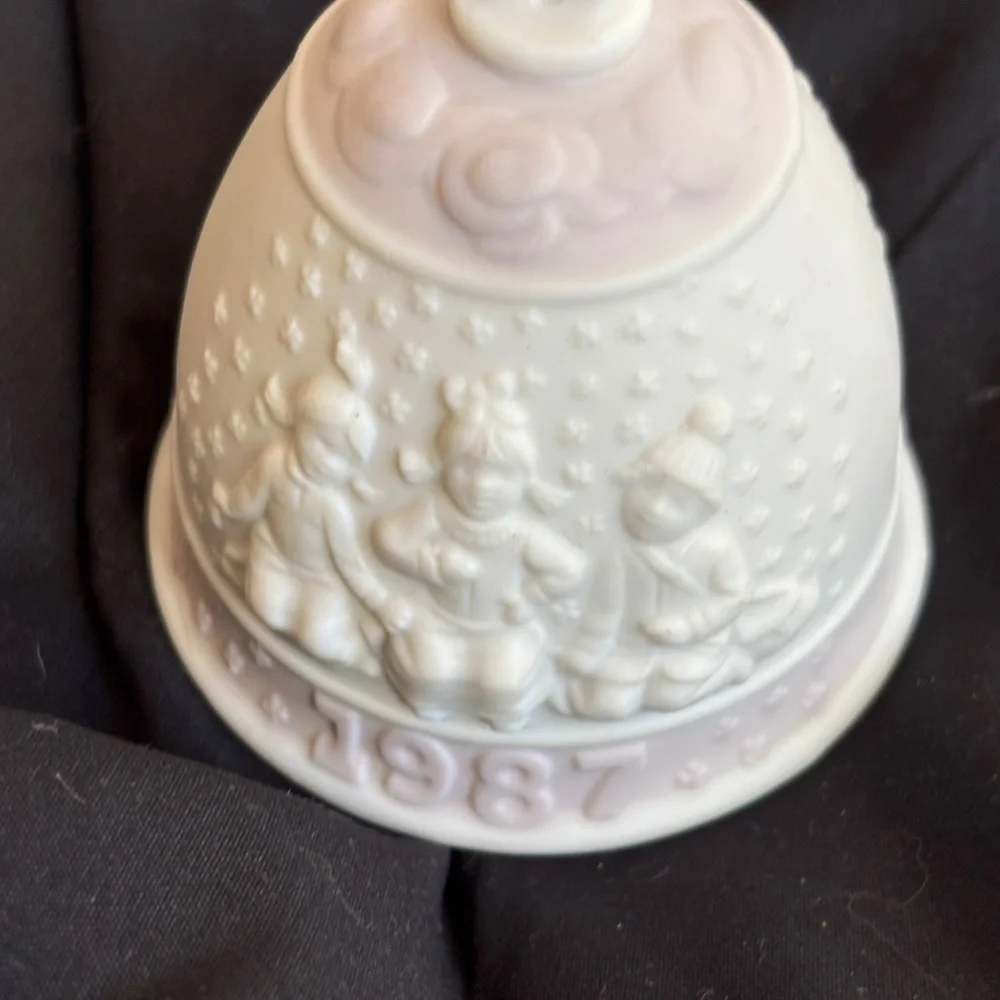 Lladro 1987 Porcelain Christmas Ornament Bell Holiday Vintage Collectible